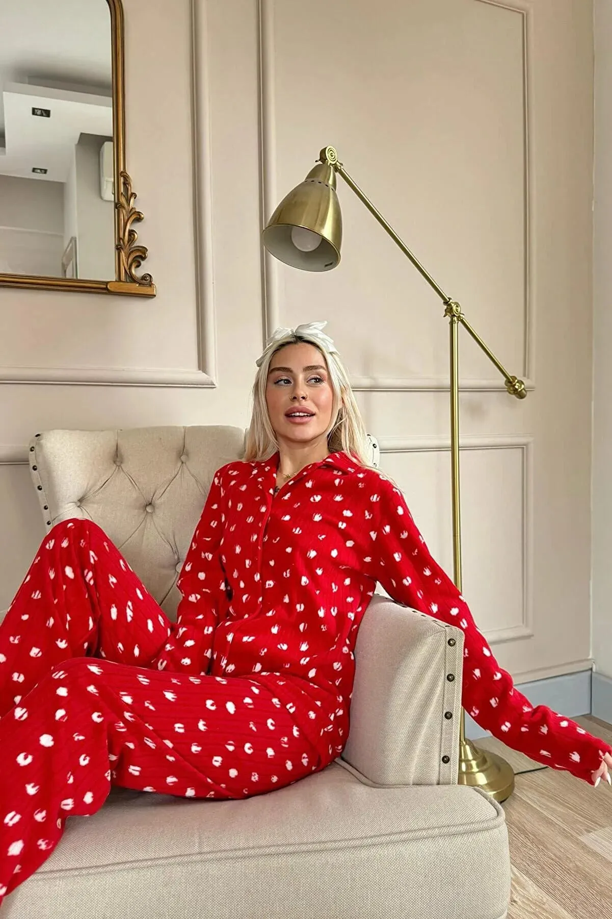 Pijamaevi Women's Red Lune Patterned Front Buttoned Plush Polar Pajama