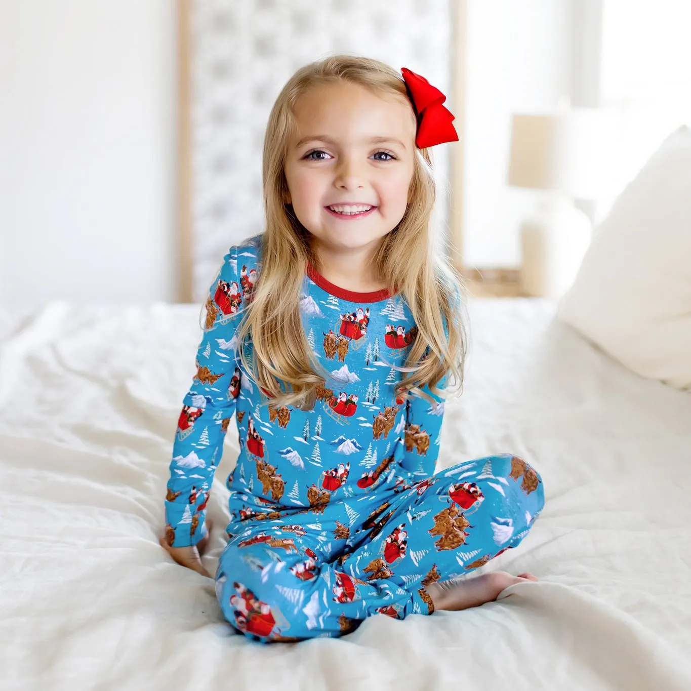 Santa & Highland Cattle Sleighs Long Sleeve Pajama Set (12M-12Y)