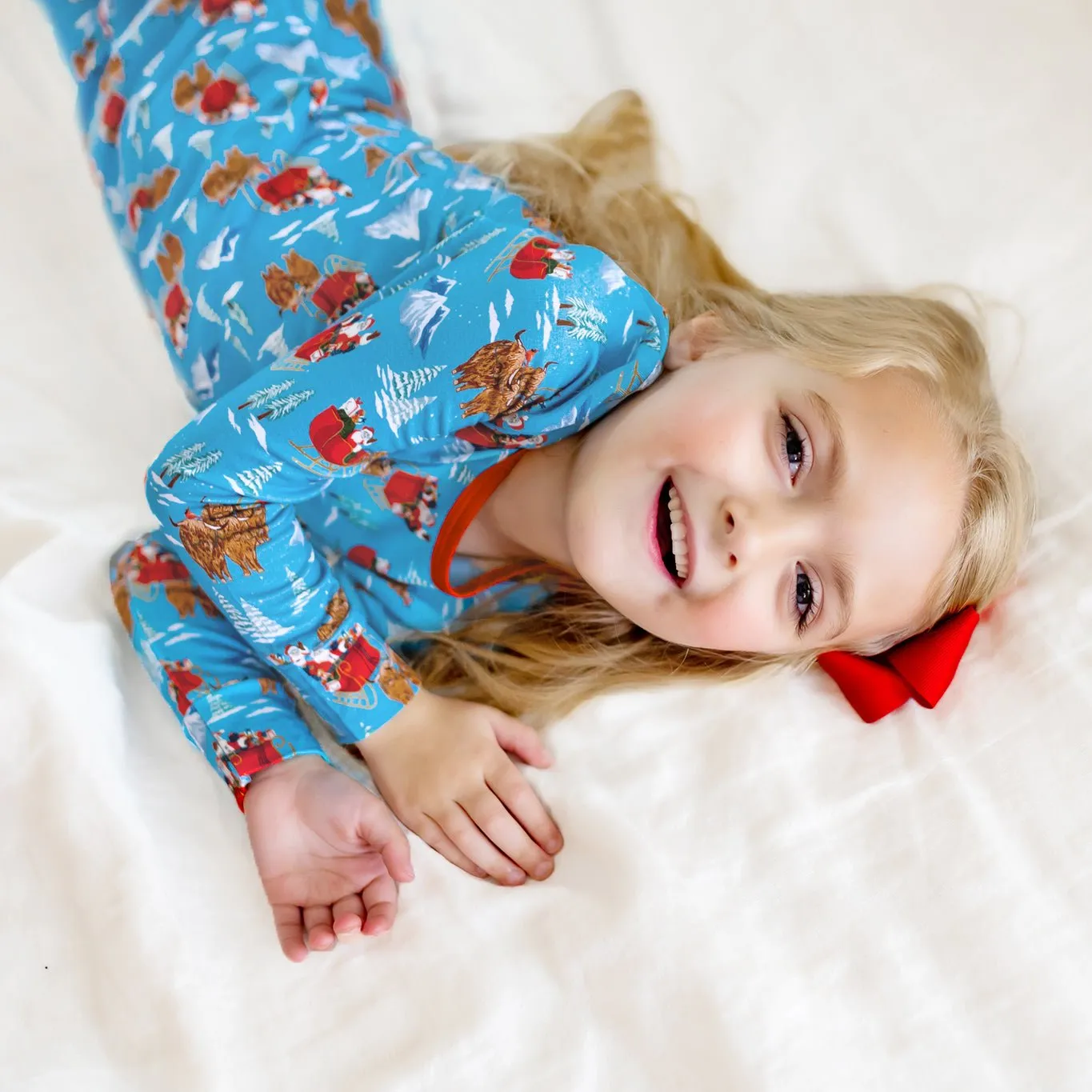 Santa & Highland Cattle Sleighs Long Sleeve Pajama Set (12M-12Y)
